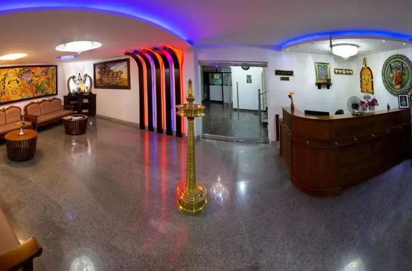 هتل Chandana Inn