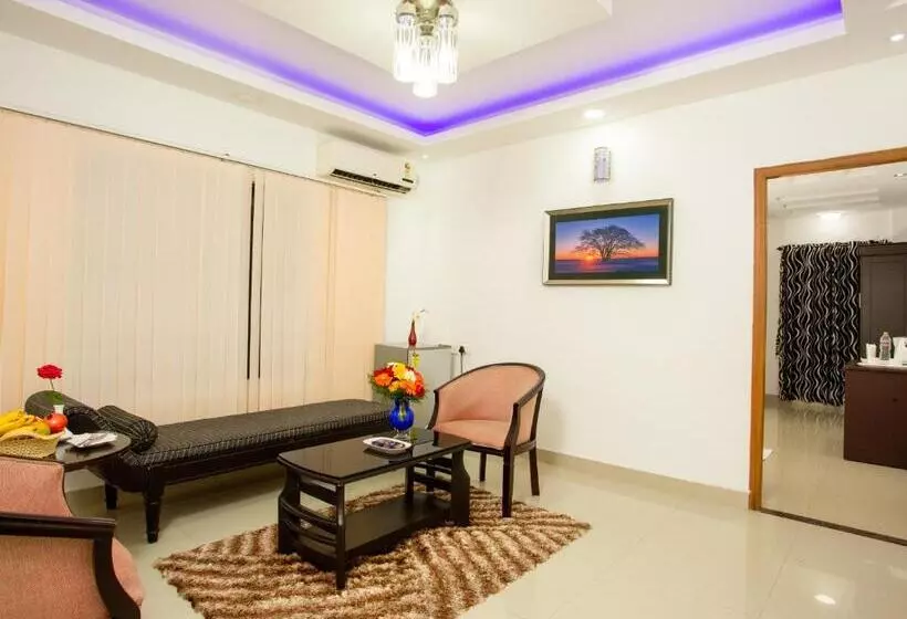 هتل Chandana Inn