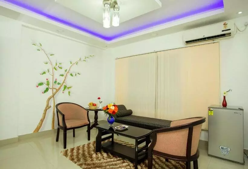 هتل Chandana Inn