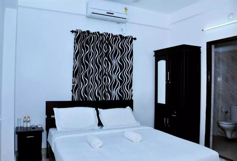 هتل Chandana Inn