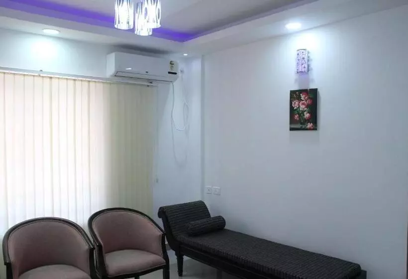 هتل Chandana Inn