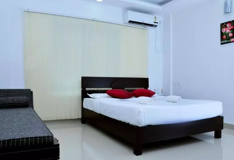 هتل Chandana Inn
