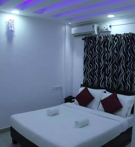 هتل Chandana Inn