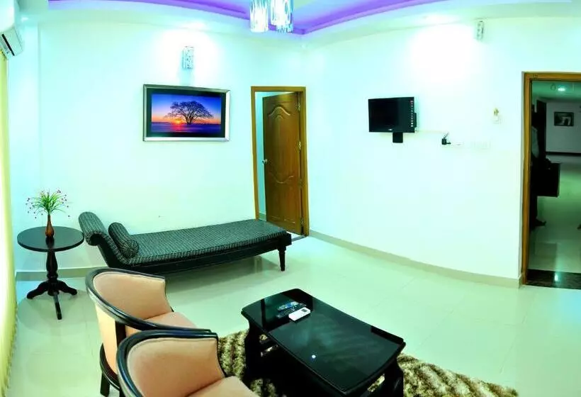 هتل Chandana Inn