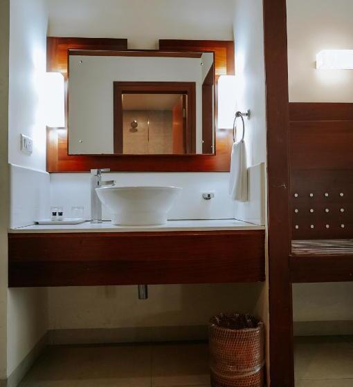 Hotel Devaragam
