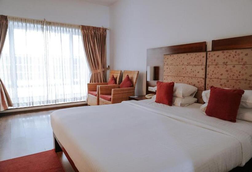 Hotel Devaragam