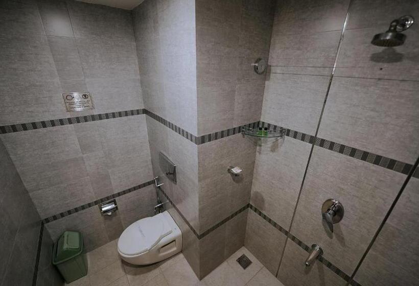 Hotel Devaragam