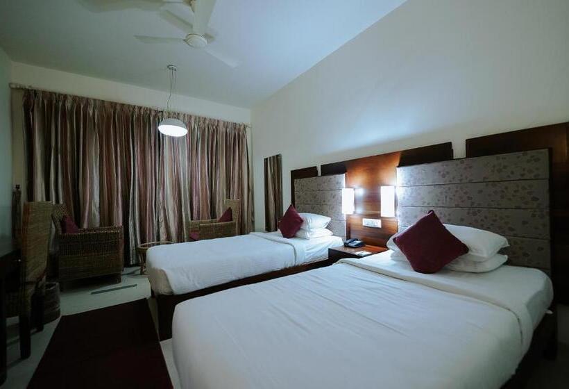Hotel Devaragam