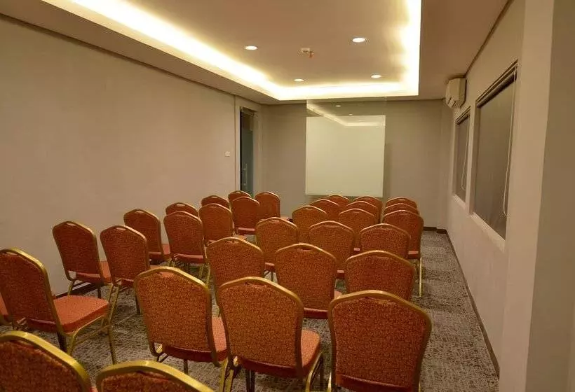 Akshaya Hotel Karawang