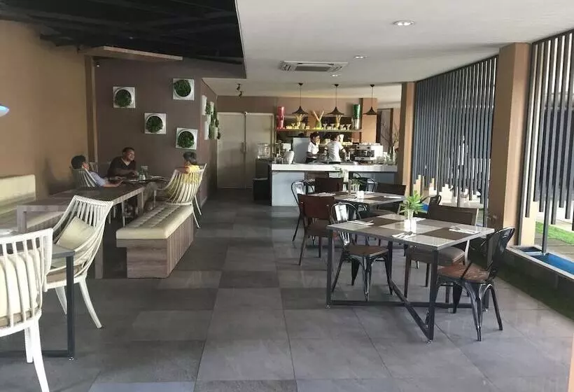 Akshaya Hotel Karawang