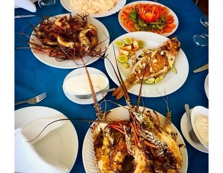 هتل La Saladilla Beach Club