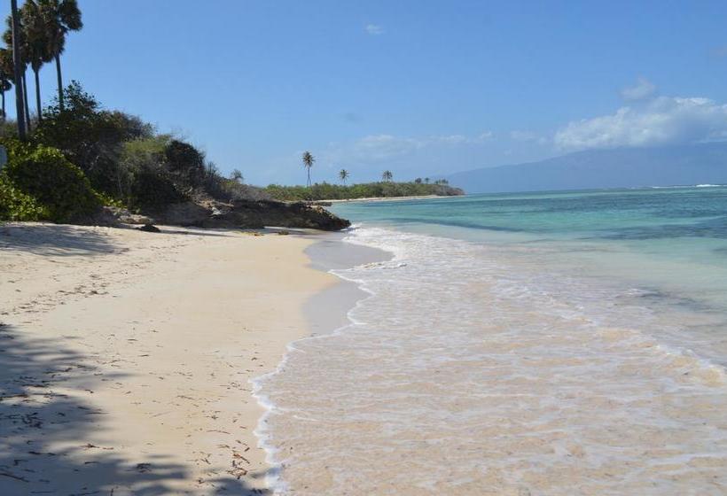 هتل La Saladilla Beach Club