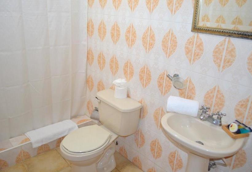 هتل La Saladilla Beach Club