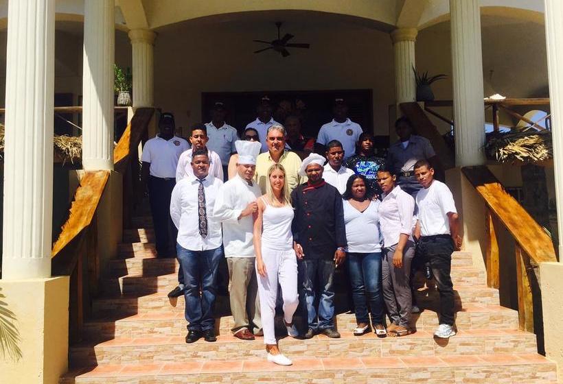 هتل La Saladilla Beach Club