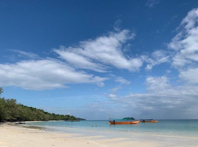 בית מלון כפרי The Wavy Sailor Bungalow S