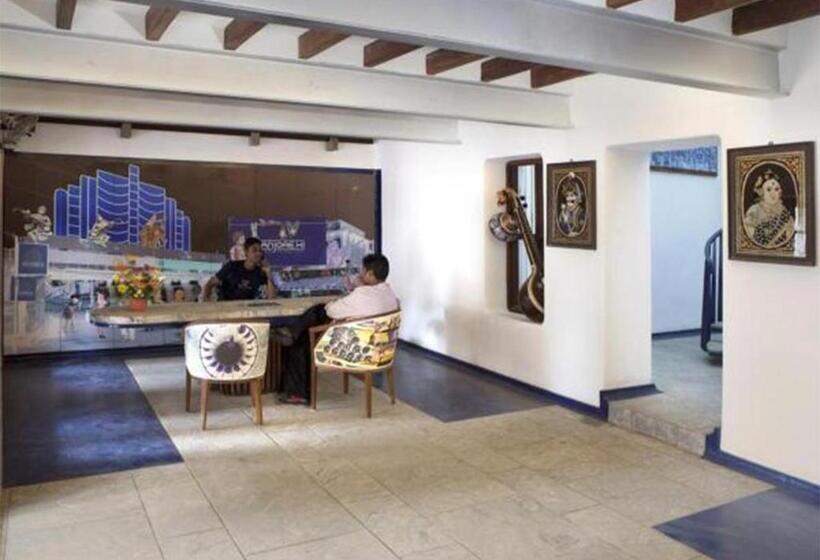 בית מלון כפרי Tanjore Hi