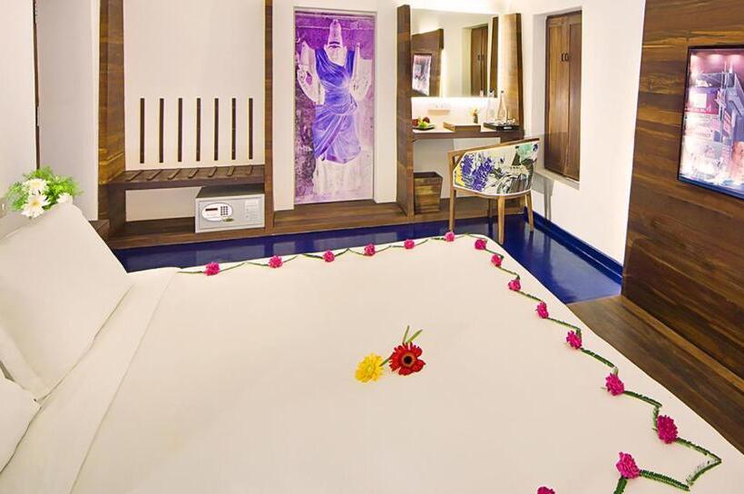 בית מלון כפרי Tanjore Hi