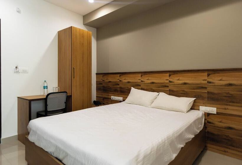 Hotelli Aryaas Residency Nettoor