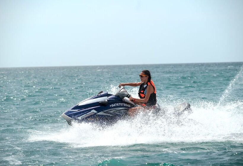 호텔 Uppuveli Beach By Dsk