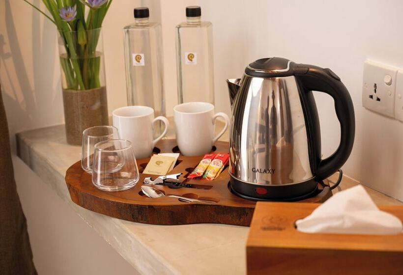 호텔 Uppuveli Beach By Dsk