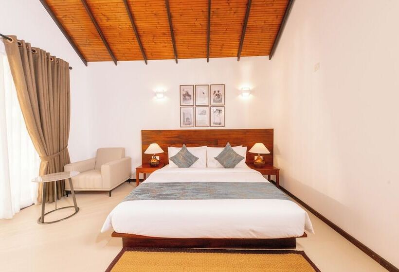 호텔 Uppuveli Beach By Dsk