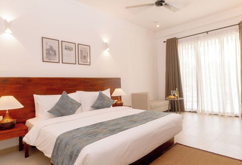 호텔 Uppuveli Beach By Dsk