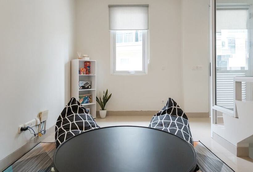 ホテル Mono Coliving At Bsd City