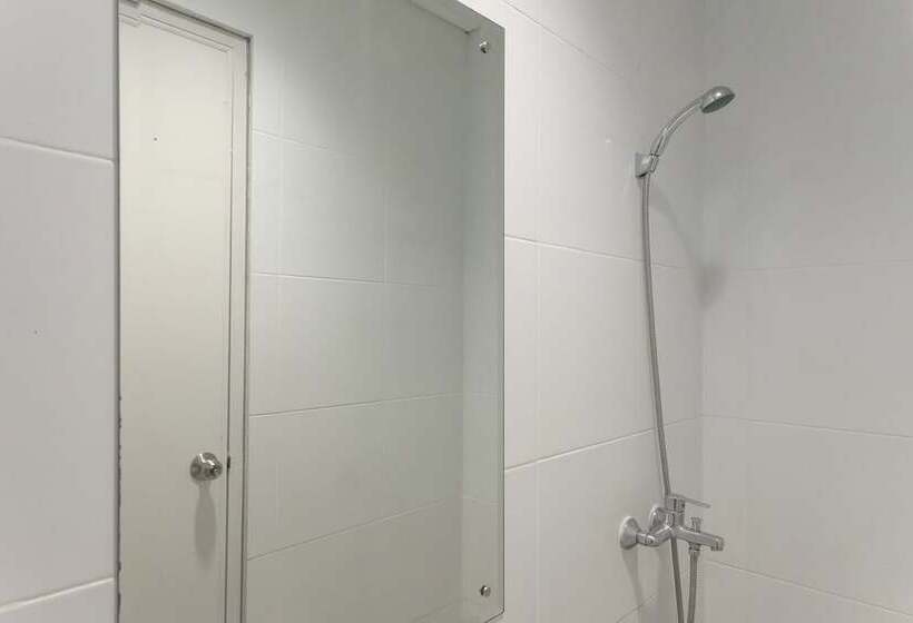 ホテル Mono Coliving At Bsd City