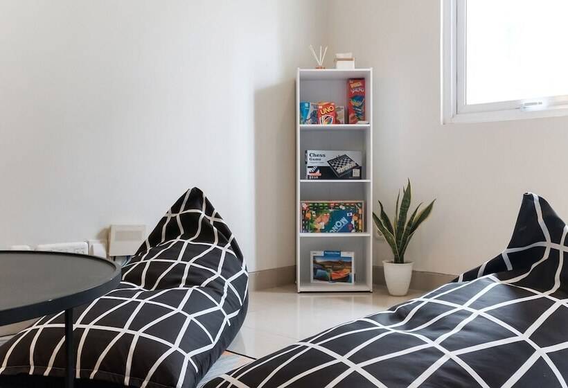 ホテル Mono Coliving At Bsd City