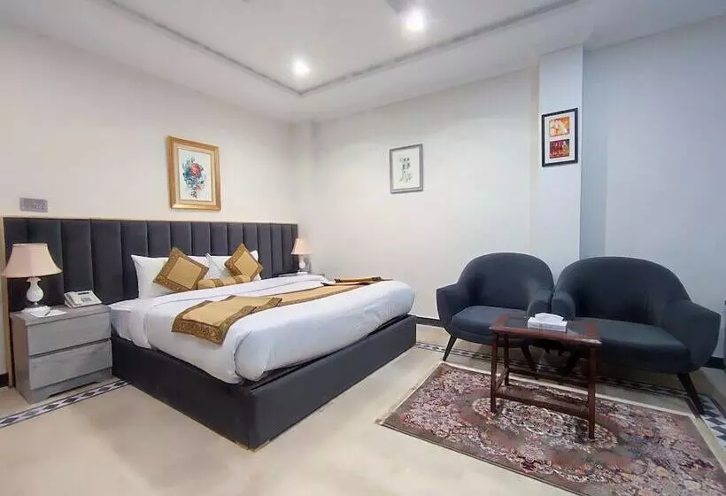 Nizalia Hotel By Legend