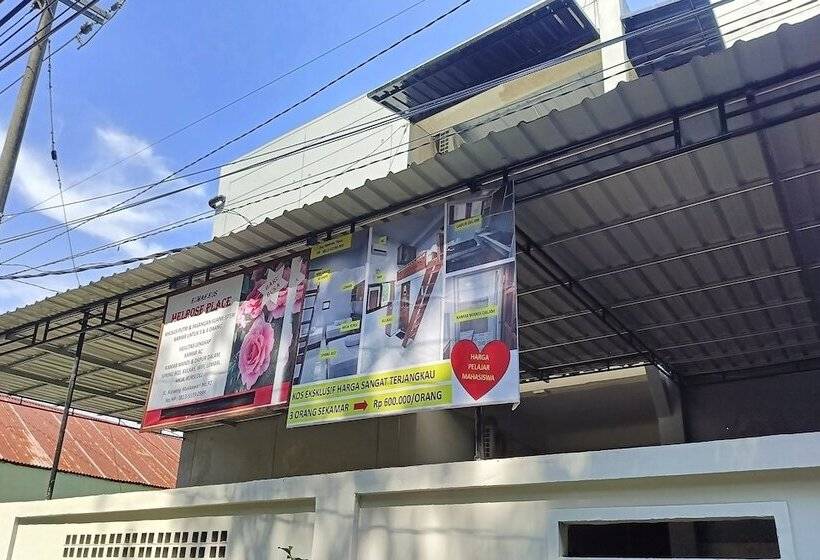 호텔 Oyo 94114 Melros Place Homestay