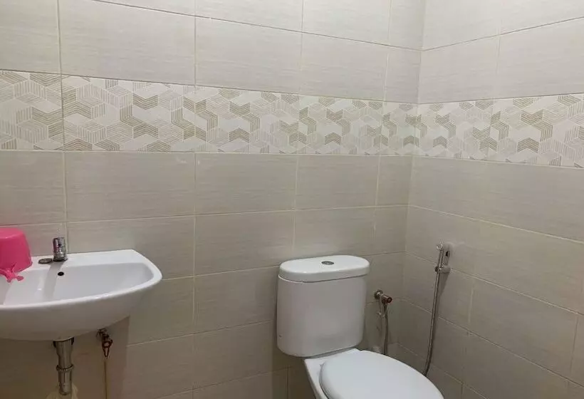 Hotelli Oyo 94114 Melros Place Homestay