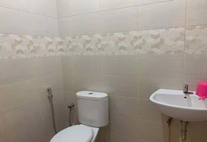 Hotelli Oyo 94114 Melros Place Homestay