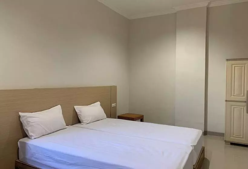 Hotelli Oyo 94114 Melros Place Homestay