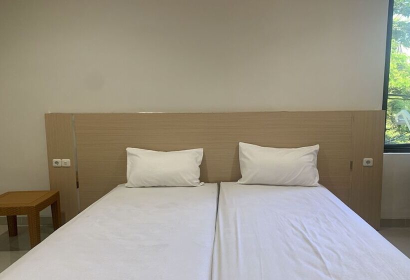 호텔 Oyo 94114 Melros Place Homestay