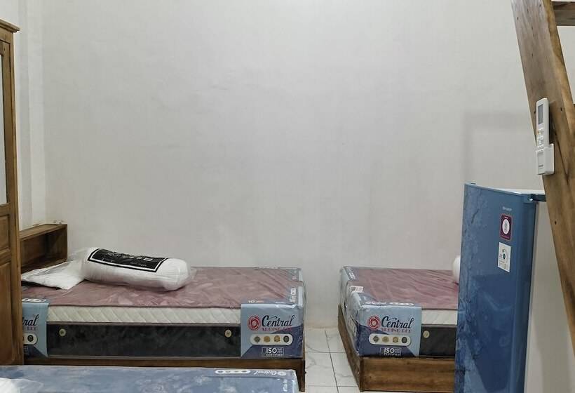 호텔 Oyo 94114 Melros Place Homestay