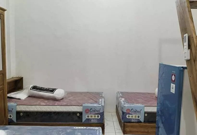 Hotelli Oyo 94114 Melros Place Homestay