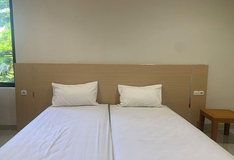 호텔 Oyo 94114 Melros Place Homestay