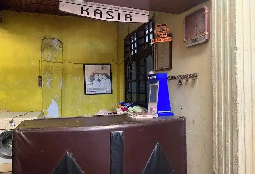 Hotelli Oyo 94114 Melros Place Homestay