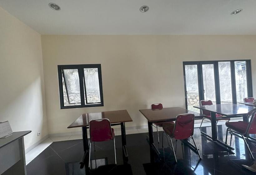 Hotel Oyo 94118 Homestayque Syariah