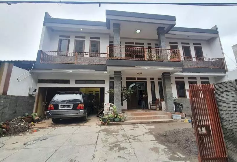 Hotelli Oyo 94118 Homestayque Syariah