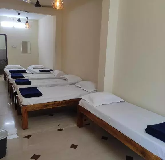 ユースホステル Nest Inn Service Rooms