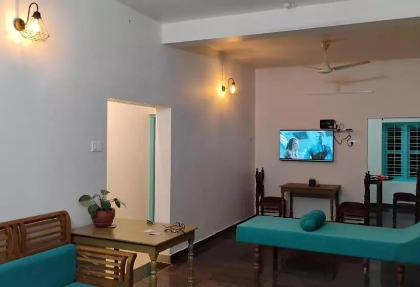 ベッドアンドブレックファースト Blue Cove Villa Varkala