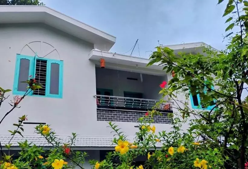 ベッドアンドブレックファースト Blue Cove Villa Varkala