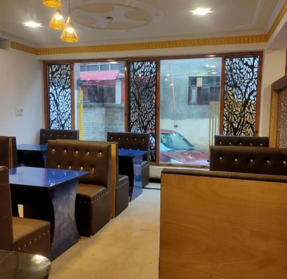 בית מלון כפרי Baktoos Inn