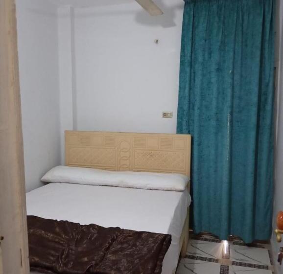 هتل کپسول فندق التمساح