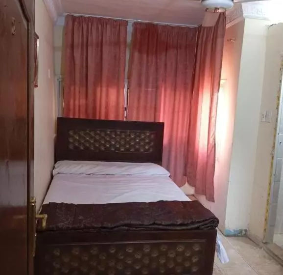 هتل کپسول فندق التمساح