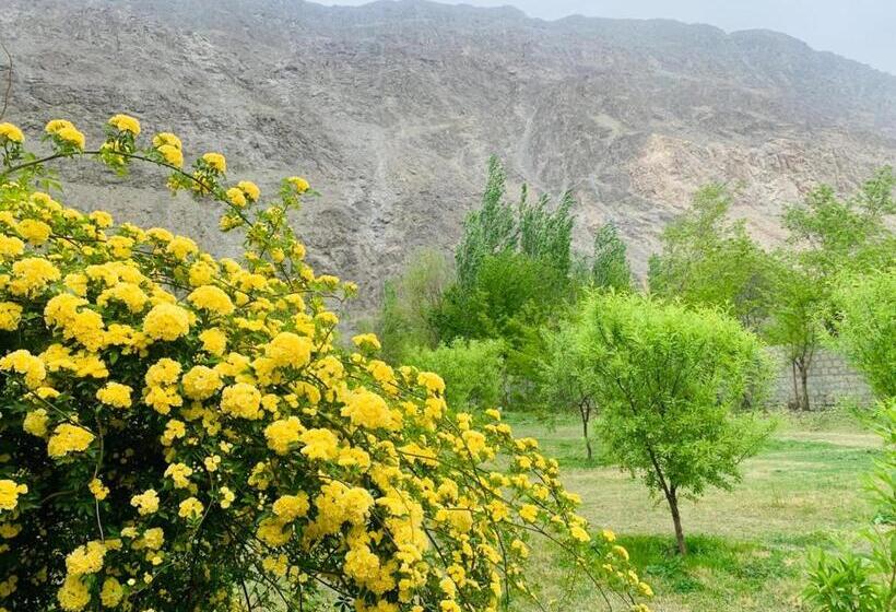 هتل Farm House Resort