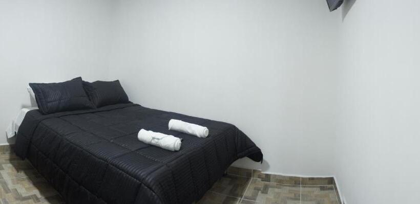 בית מלון כפרי La Quebradona