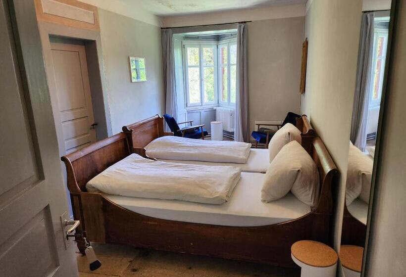 فندق صغير Gasthaus Crestasee